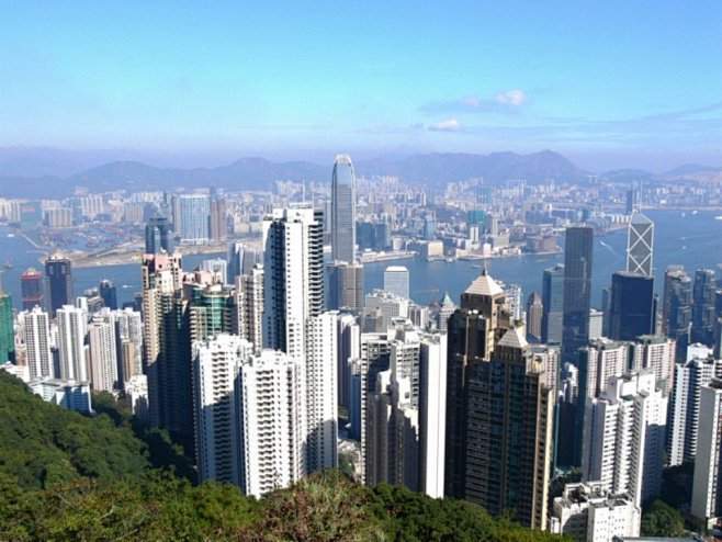 氣勢啊整個香港最繁華的地段盡收眼底高樓林立矮矮的山巒綿延很有意境