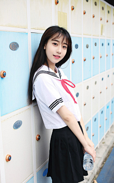 白丝裸脚水手服黑色白丝绝对领域制服丝袜