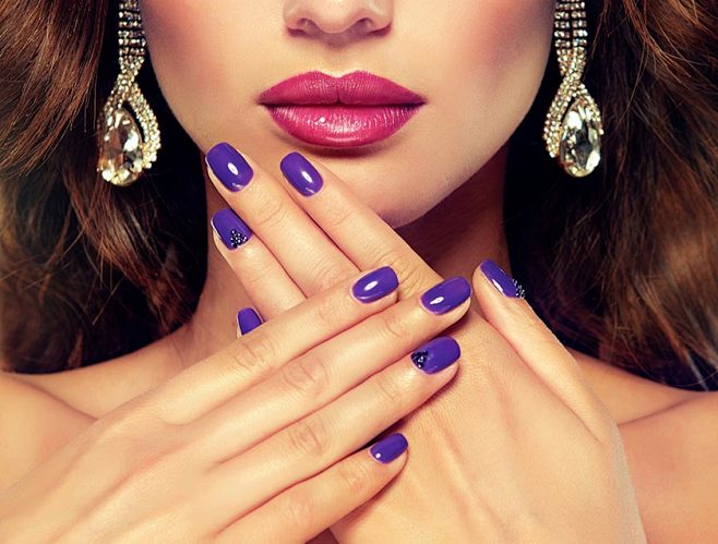 16:22:17性感的紫色美甲红唇美女摄影图片1喜欢美甲模特clovly同采自