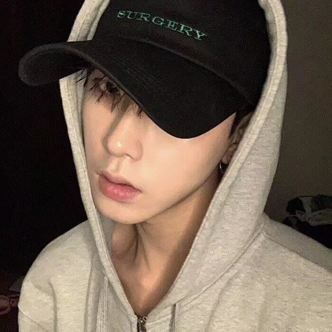 沦陷**从呼吸视觉74转采于2022-01-13 15:01:51男生头像 戴帽子帅哥