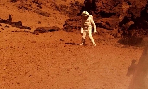 班牙创意另类微电影《画外音》第二人称视角,