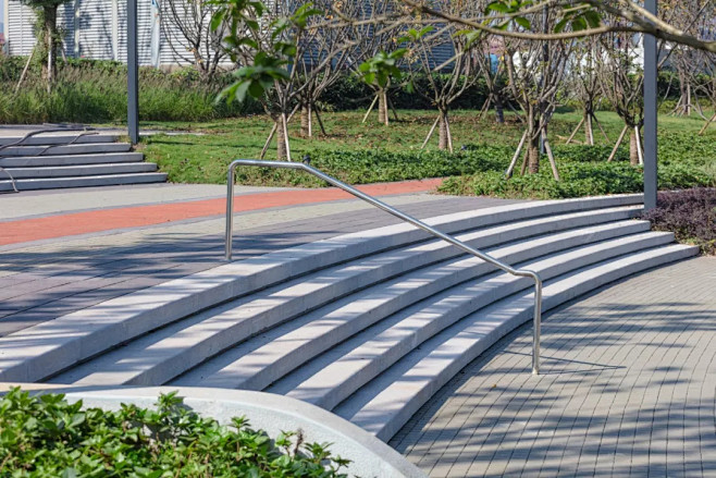 纬图作品隐藏的技术创新两江悦来生态城中心广场高差处理台阶采下来