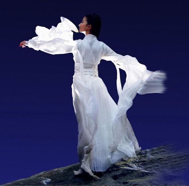 11:33:20刘亦菲古装飞天桥飘飞仙女下凡没吃药也觉得自己萌哒哒!