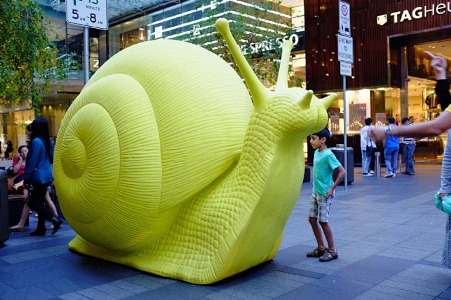 来自世界各地的商业街人气爆棚的情景小品!