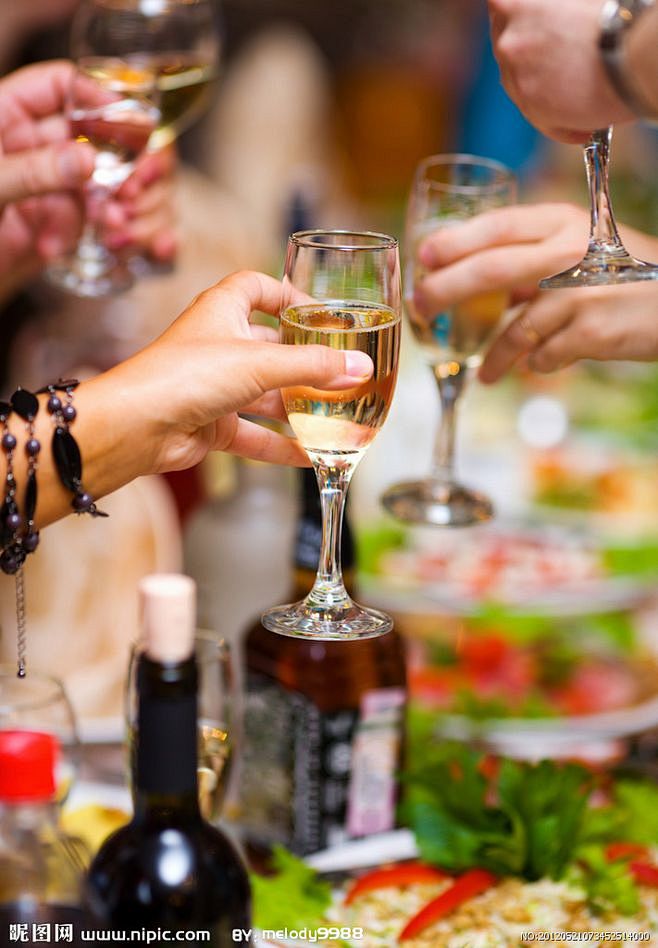 节日聚会干杯北坤人素材