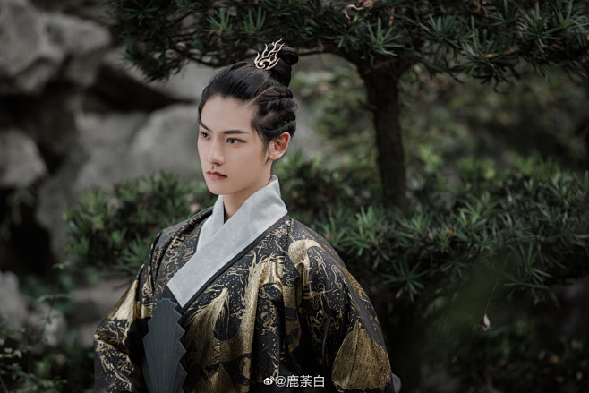 鹿荼白的微博微博