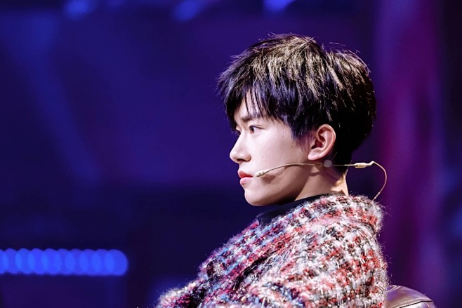 易烊千玺超话-新浪微博超级话题