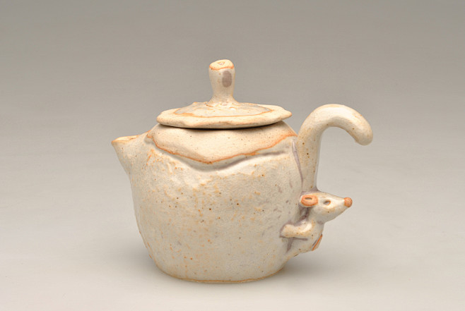 可以取代。通过茶壶为媒介,传达品茶的含义。